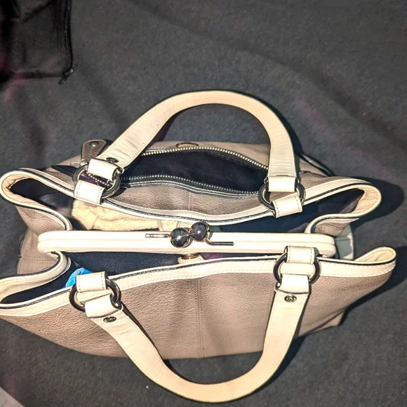 Purse - Picture 4 of 4